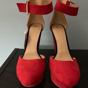 Women wedge pumps red